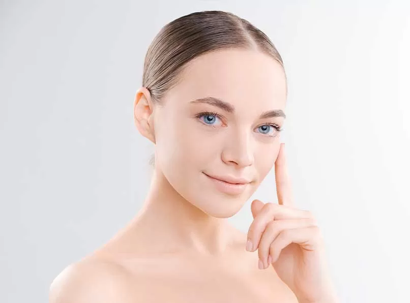 Altın İğne Uygulaması: Cilt Yenilemenin Yeni Yüzü