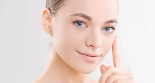 Altın İğne Uygulaması: Cilt Yenilemenin Yeni Yüzü