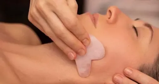 Gua Sha Masajının Faydaları: Cildinizdeki Mucizeleri Keşfedin